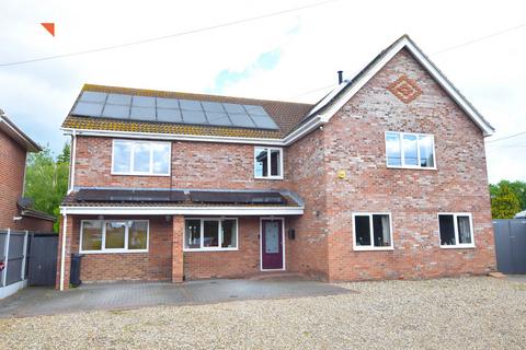 5 bedroom detached house for sale, Bentley Road, Weeley