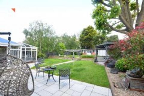5 bedroom detached house for sale, Bentley Road, Weeley, CO16 9DP