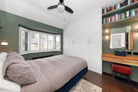 13 Long Walk, New Malden, KT3 3EJ