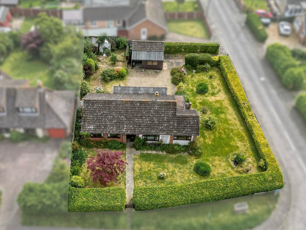 Station Road, Potter Heigham 3 bed detached bungalow for sale £300,000