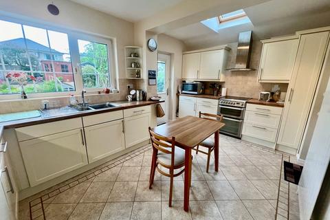 112 Avondale Road, Shipley, BD18 4QY