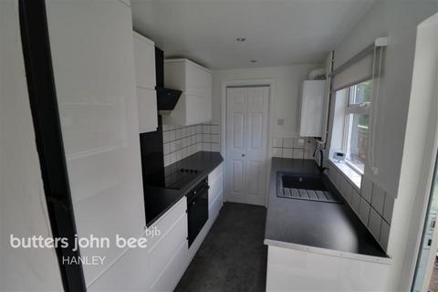 3 bedroom terraced house to rent, St Michaels Road,