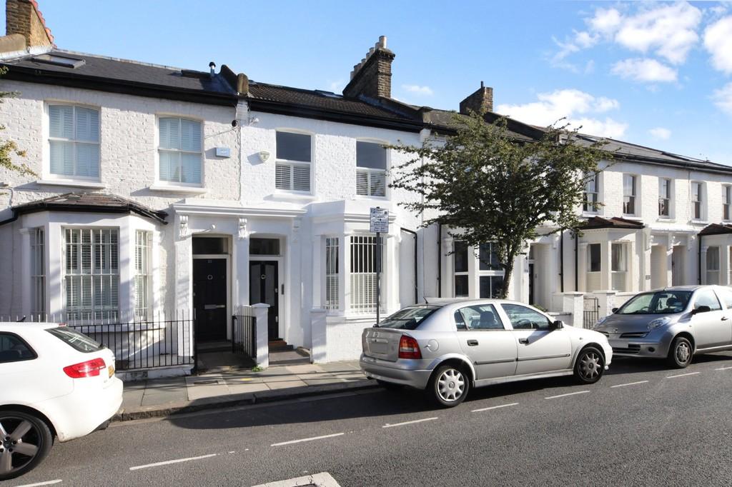 Broughton Road, Fulham 4 bed terraced house £3,792 pcm (£875 pw)