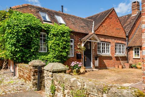 4 bedroom semi-detached house for sale, Hawkhurst Court, Wisborough Green, Billingshurst, West Sussex, RH14