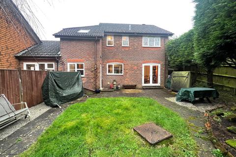 4 bedroom detached house for sale, Harvesters, Haywards Heath, RH16