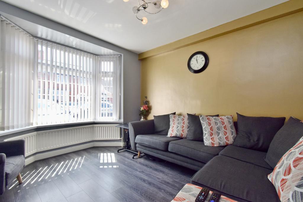 Mayflower Road, Evington, Leicester, LE5 4 bed semidetached house for