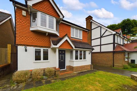 4 bedroom detached house to rent, Greenfield Drive,  Bromley, BR1