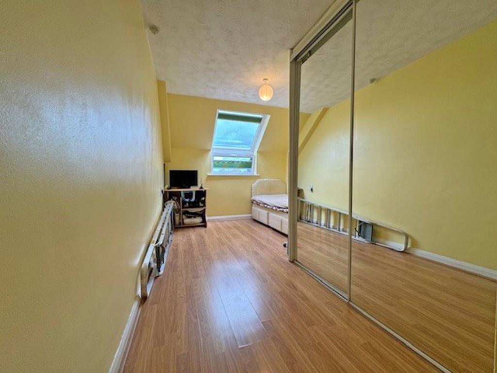 Walk-in wardrobe