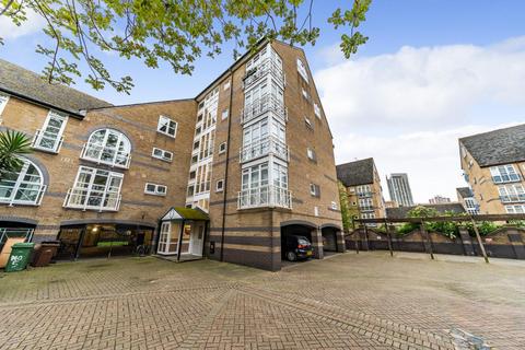 2 bedroom flat for sale, Eleanor Close, London