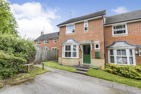 38 John Morgan Close, Hook, RG27 9RP
