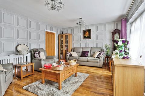 44 Hull Road, Withernsea, HU19 2EG