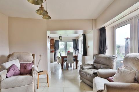 44 Hull Road, Withernsea, HU19 2EG