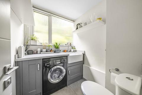 33 Broadlands Avenue, Chesham, HP5 1AJ