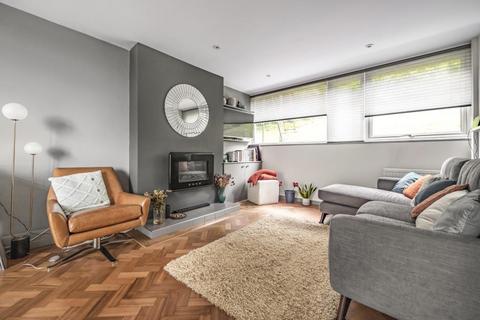 33 Broadlands Avenue, Chesham, HP5 1AJ
