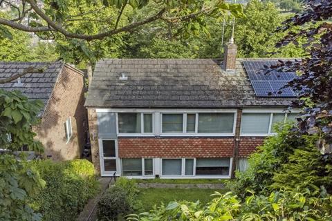 33 Broadlands Avenue, Chesham, HP5 1AJ