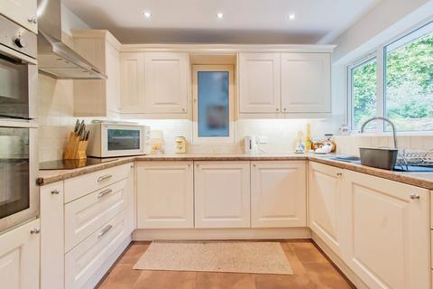14 Gisburn Drive, Bury, BL8 3DH
