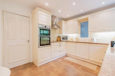 14 Gisburn Drive, Bury, BL8 3DH