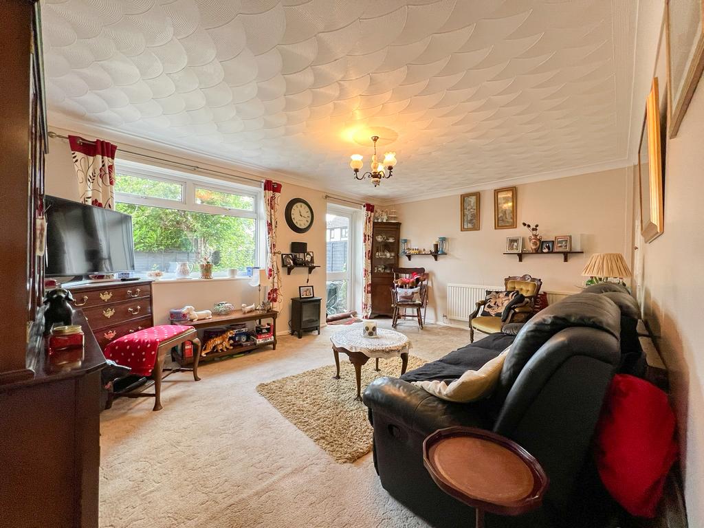 7 Westbury Close   living room