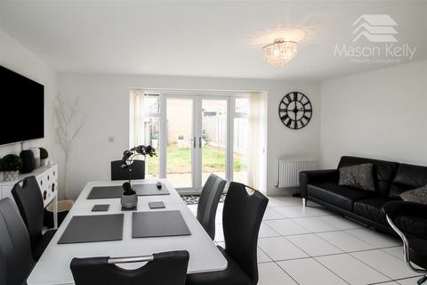 4 bedroom semi-detached house to rent, Whitehouse, Milton Keynes MK8