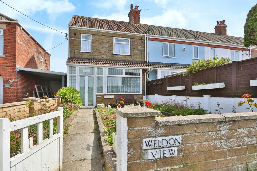 Withernsea Road, Withernsea, HU19 2QH 3 bed end of terrace house for