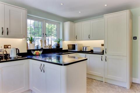 Newbery Lodge Valley Road, Fawkham, Longfield, DA3 8NA