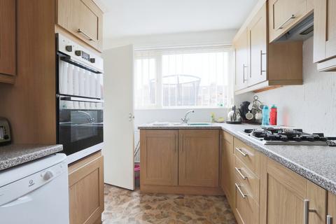 4 bedroom end of terrace house for sale, Sutton Road, Hull, HU6 7DP