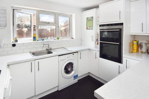 1 bedroom ground floor flat for sale, Emmerson Gardens, Swalecliffe, Whitstable