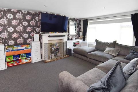 1 bedroom ground floor flat for sale, Emmerson Gardens, Swalecliffe, Whitstable