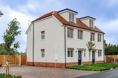 3 bedroom semi-detached house for sale, Smallholdings Mews, Southend-On-Sea