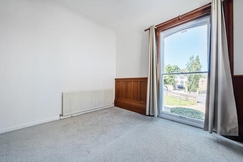 3 bedroom flat to rent, Manor Mount Forest Hill SE23