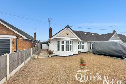 2 bedroom semi-detached bungalow for sale, Third Avenue, Wickford, SS11