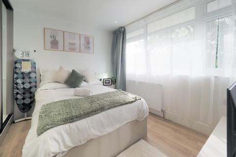 1 bedroom in a house share to rent, Harrow HA2