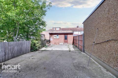 3 bedroom terraced house for sale, Maple Grove, Southall