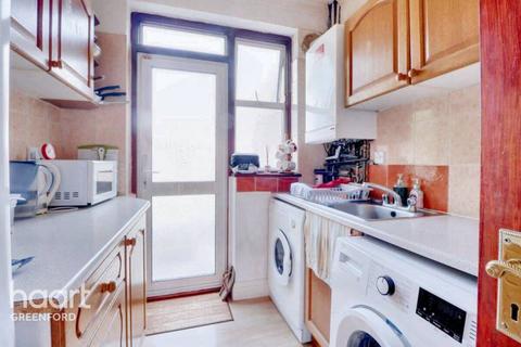 3 bedroom terraced house for sale, Maple Grove, Southall