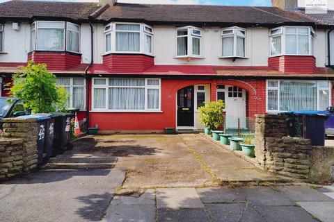 3 bedroom terraced house for sale, Harrow Drive, London N9