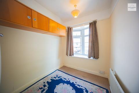 3 bedroom terraced house for sale, Harrow Drive, London N9