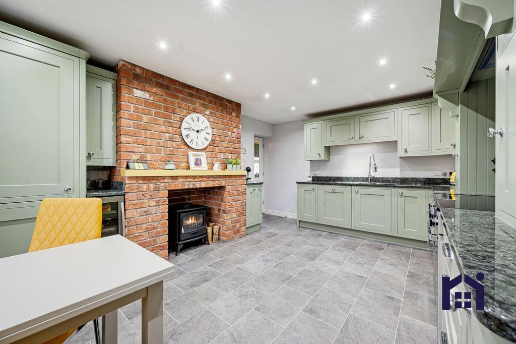Dining kitchen