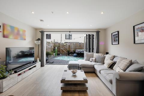 3 bedroom end of terrace house for sale, St Werburghs, Bristol BS2