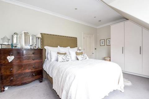 2 bedroom flat for sale, Netherhall Gardens, London, NW3