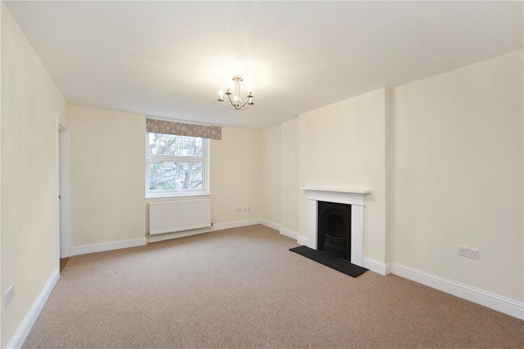Leamington Road Villas, London, W11 2 bed apartment for sale £725,000