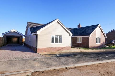 3 bedroom detached bungalow for sale, Spalding Way, Chelmondiston