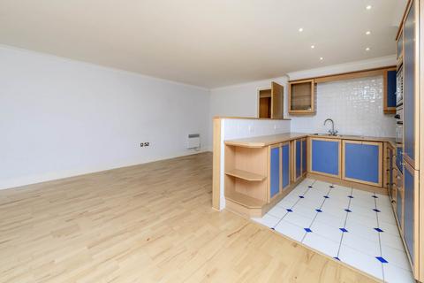 2 bedroom flat for sale, Chiswick High Road, London W4