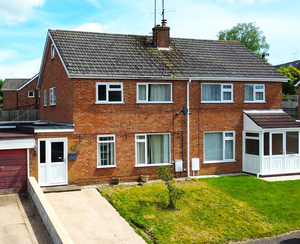 Slade Close, Ottery St. Mary 3 bed semidetached house £275,000