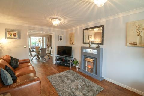 4 bedroom detached house for sale, Valemount, Glossop SK13