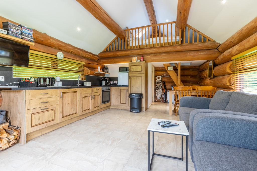 Log Cabin Sitting Room/Dining Kitchen