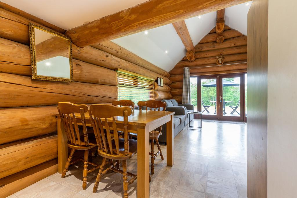 Log Cabin Sitting Room/Dining Kitchen