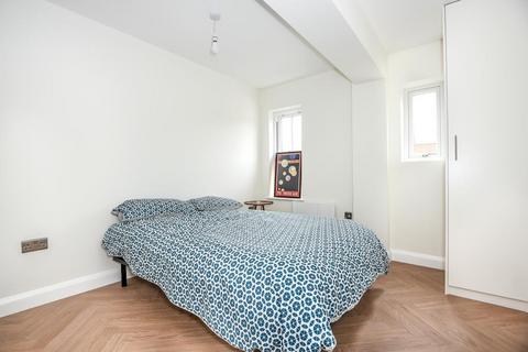 1 bedroom flat for sale, Chesham Town Centre,  Buckinghamshire,  HP5