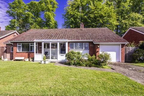 3 bedroom bungalow for sale, 3 Heron Shaw, Goring on Thames, RG8