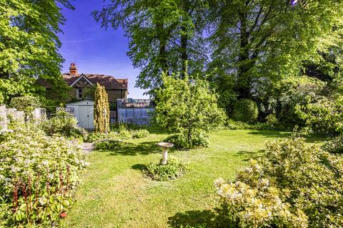 3 bedroom bungalow for sale, 3 Heron Shaw, Goring on Thames, RG8