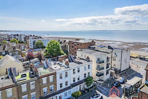 2a Camper Road, Southend-on-sea, SS1 2YR